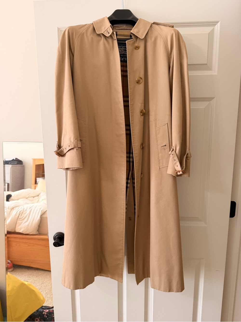 Classic Burberry’s Trench Coat with warmer and collar